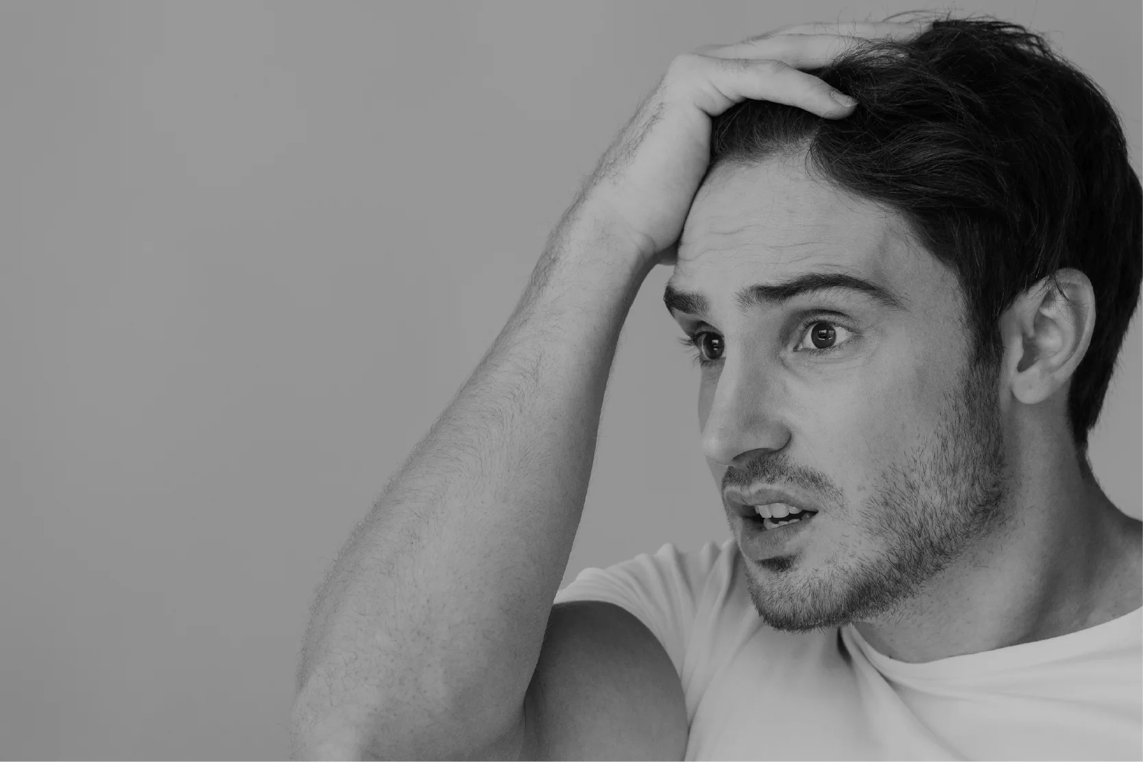 ¿Es normal perder cabello a los 20 años? - Pharma Grow